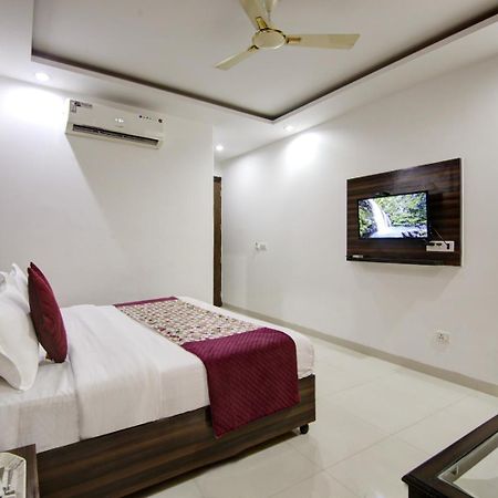 ניו דלהי Hotel Devrana Delhi Airport מראה חיצוני תמונה
