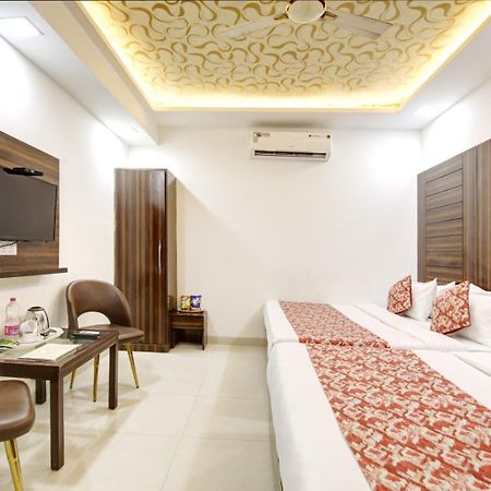 ניו דלהי Hotel Devrana Delhi Airport מראה חיצוני תמונה
