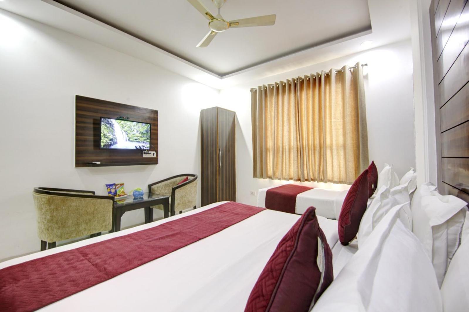 ניו דלהי Hotel Devrana Delhi Airport מראה חיצוני תמונה