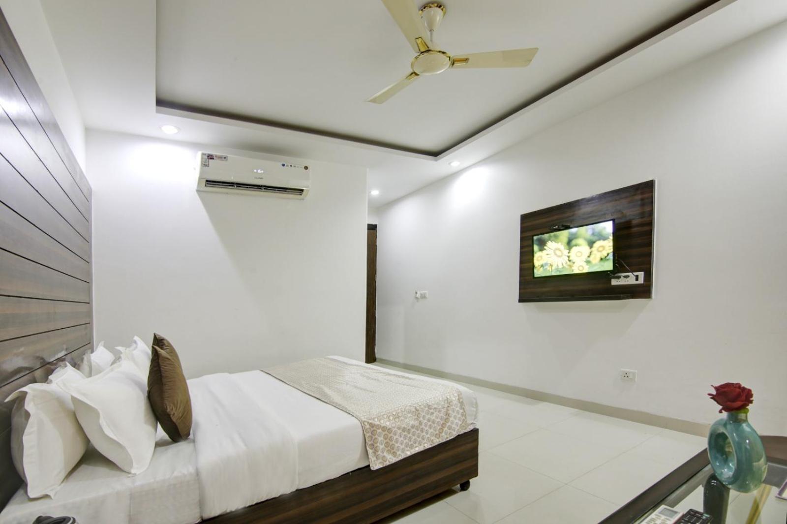 ניו דלהי Hotel Devrana Delhi Airport מראה חיצוני תמונה