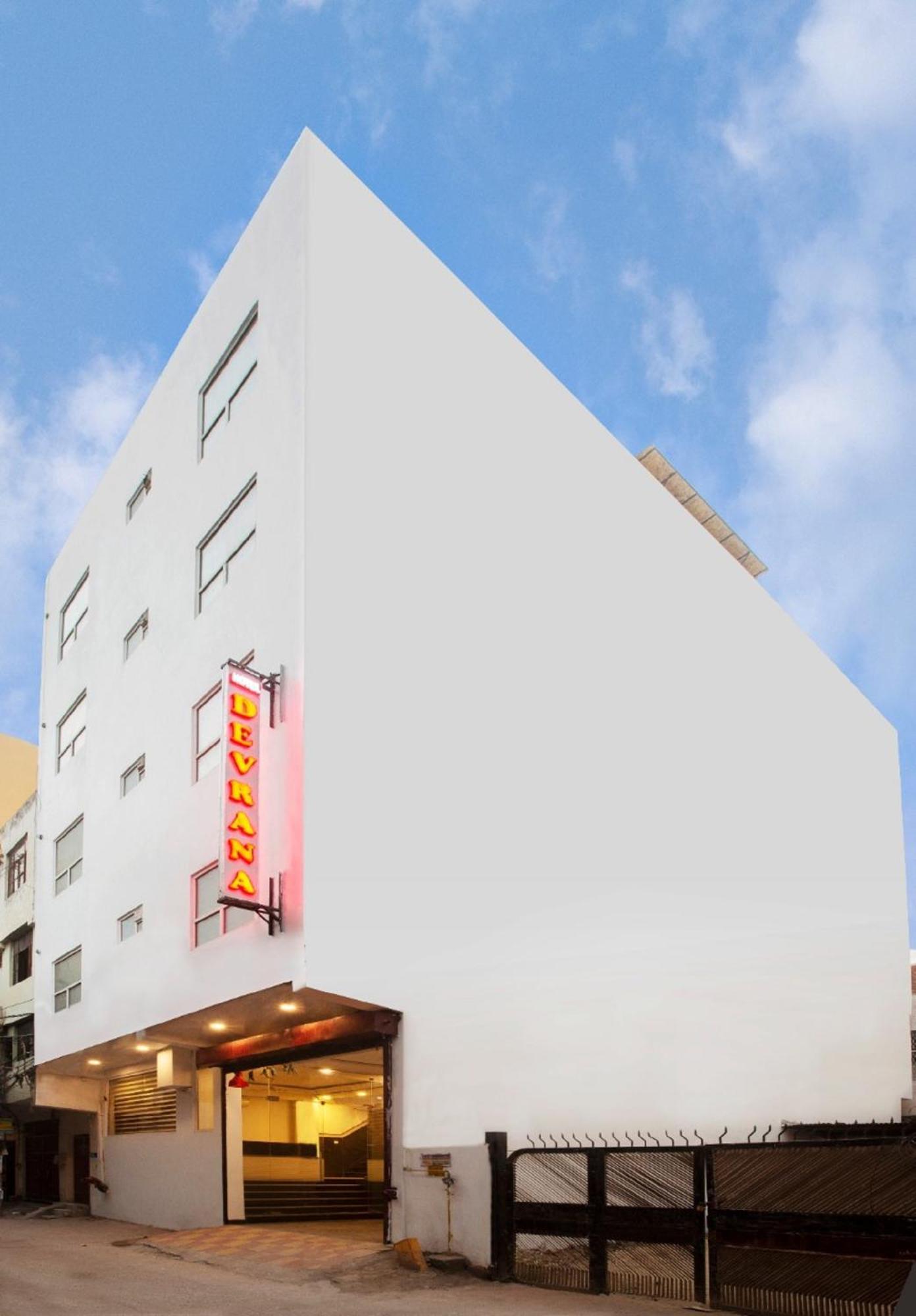 ניו דלהי Hotel Devrana Delhi Airport מראה חיצוני תמונה